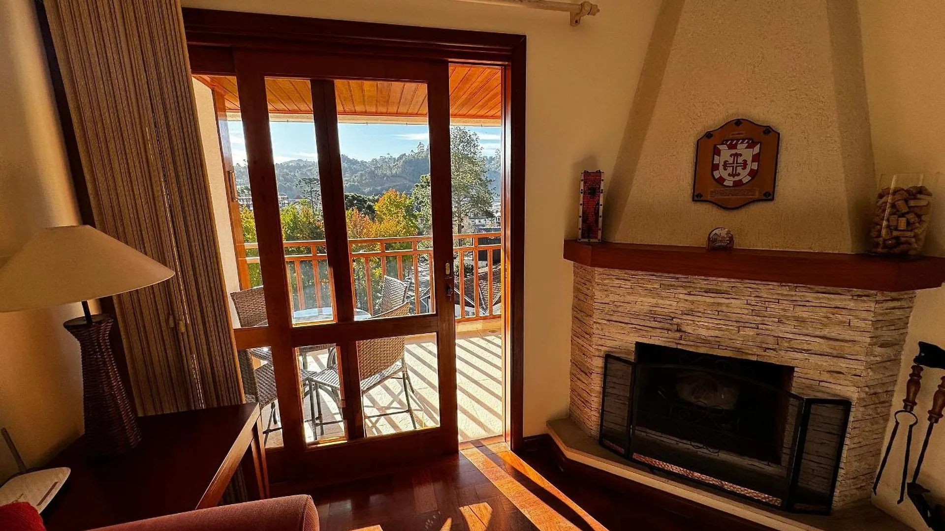 Apartamento Aptos de 03 e 04 quartos Centrinho Capivari - Condomínio Recanto do Boticário Campos do Jordão Brasil