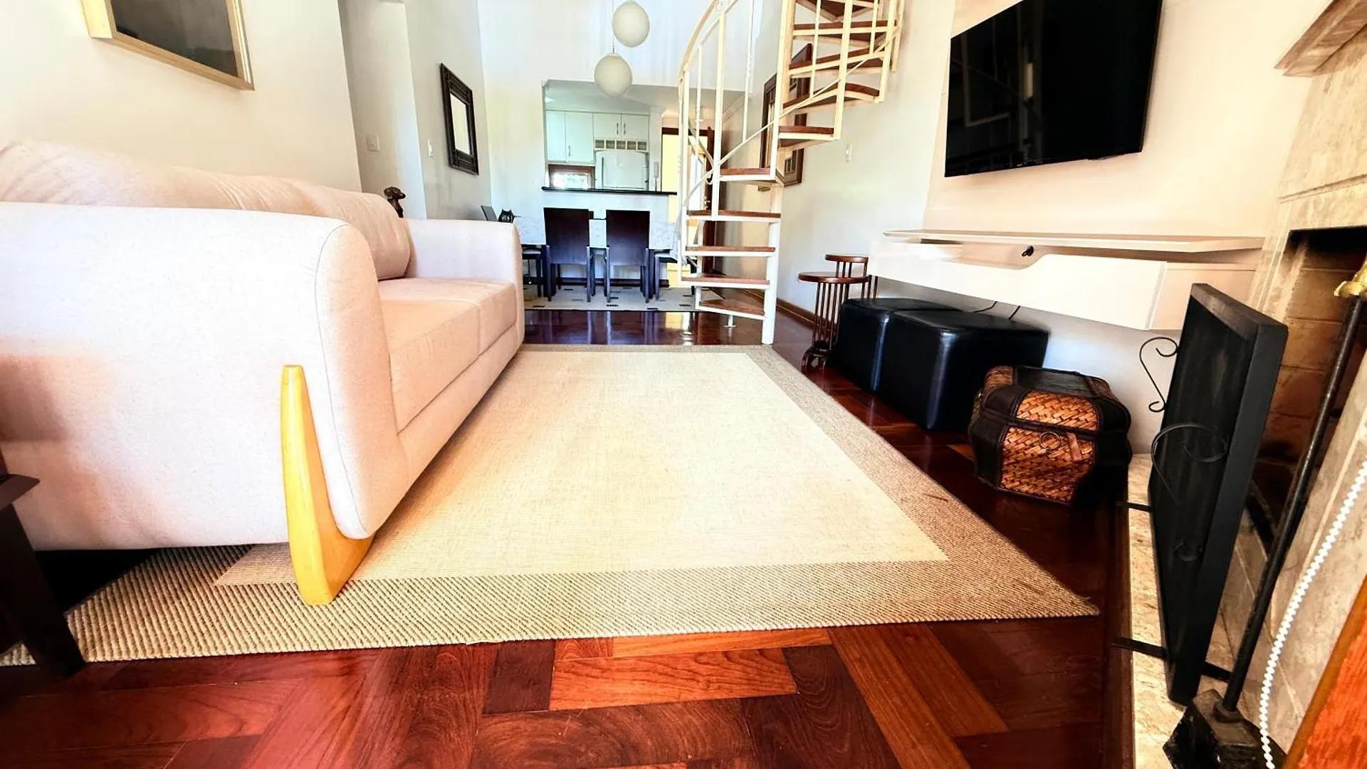 Apartamento Aptos de 03 e 04 quartos Centrinho Capivari - Condomínio Recanto do Boticário Campos do Jordão